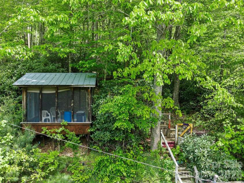 1331 Georges Fork Road, Burnsville, NC 28714.  MLS# CAR4381041, YatesRealty ID 26810. 
