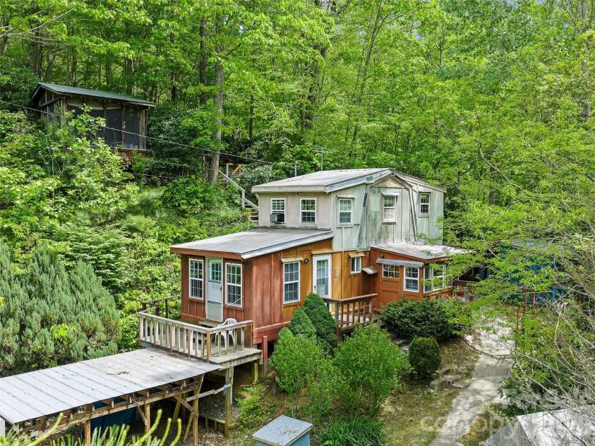 1331 Georges Fork Road, Burnsville, NC 28714.  MLS# CAR4381041, YatesRealty ID 26810. 