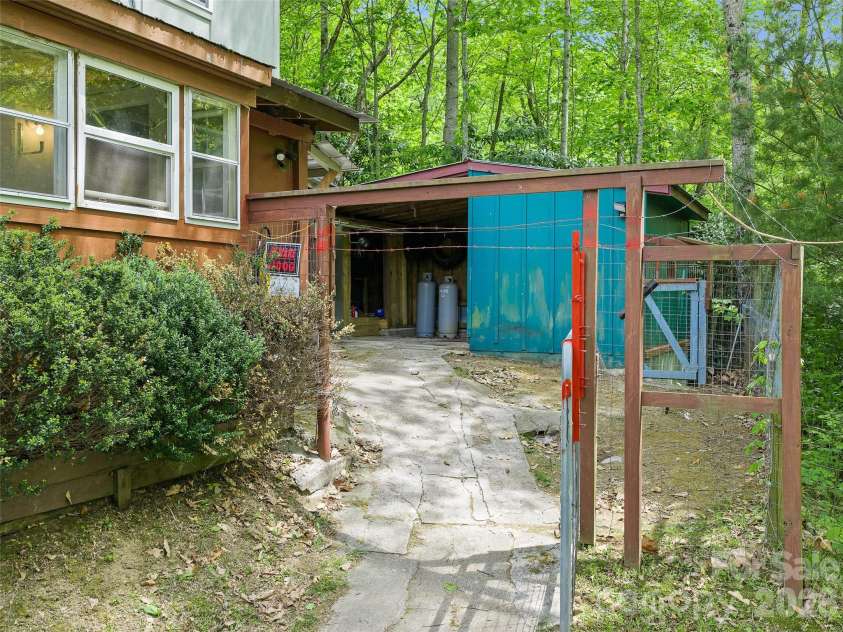 1331 Georges Fork Road, Burnsville, NC 28714.  MLS# CAR4381041, YatesRealty ID 26810. 