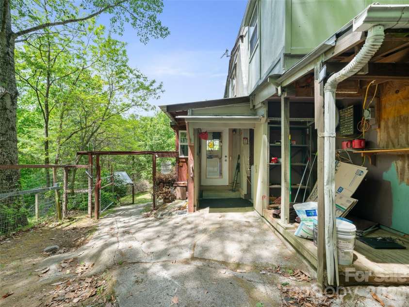 1331 Georges Fork Road, Burnsville, NC 28714.  MLS# CAR4381041, YatesRealty ID 26810. 