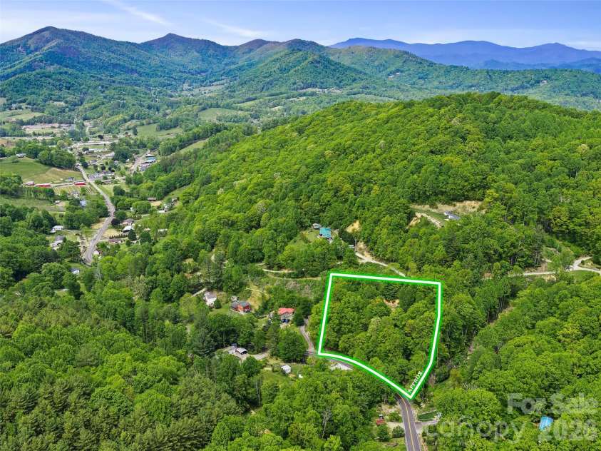 1331 Georges Fork Road, Burnsville, NC 28714.  MLS# CAR4381041, YatesRealty ID 26810. 