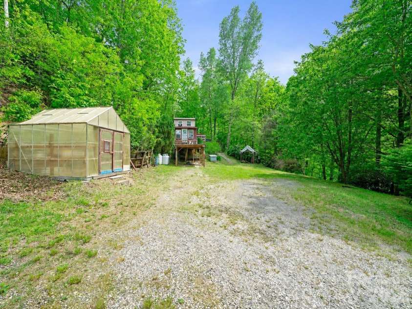 1331 Georges Fork Road, Burnsville, NC 28714.  MLS# CAR4381041, YatesRealty ID 26810. 