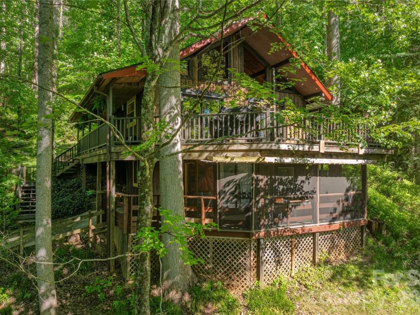 154 Timberside Drive, Mars Hill, NC 28754.  MLS# CAR4383911, YatesRealty ID 26811. 