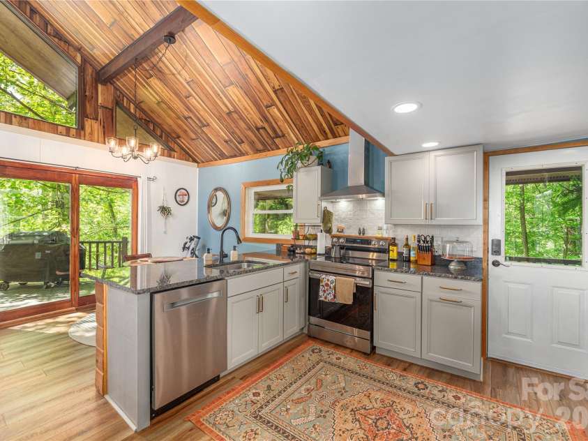 154 Timberside Drive, Mars Hill, NC 28754.  MLS# CAR4383911, YatesRealty ID 26811. 