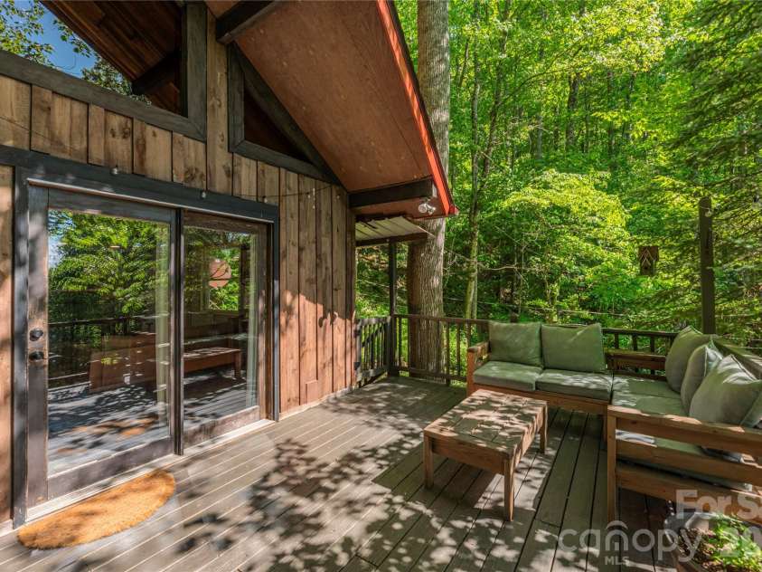 154 Timberside Drive, Mars Hill, NC 28754.  MLS# CAR4383911, YatesRealty ID 26811. 