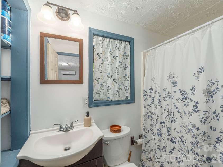 154 Timberside Drive, Mars Hill, NC 28754.  MLS# CAR4383911, YatesRealty ID 26811. 