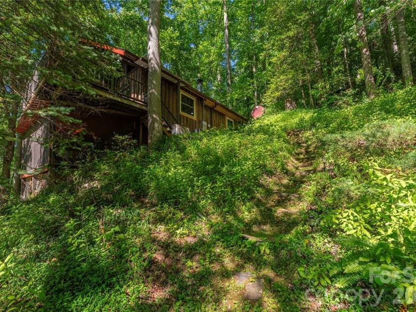 154 Timberside Drive, Mars Hill, NC 28754.  MLS# CAR4383911, YatesRealty ID 26811. 