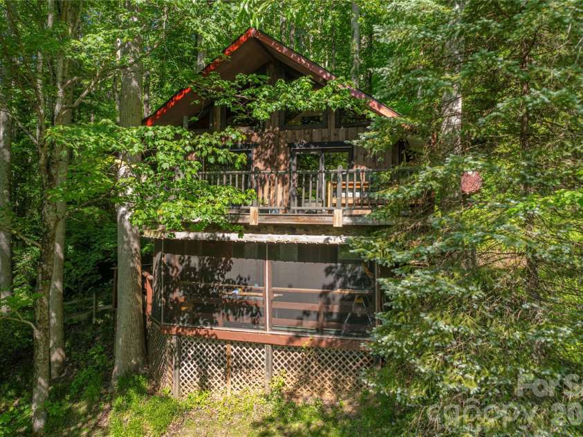 154 Timberside Drive, Mars Hill, NC 28754.  MLS# CAR4383911, YatesRealty ID 26811. 