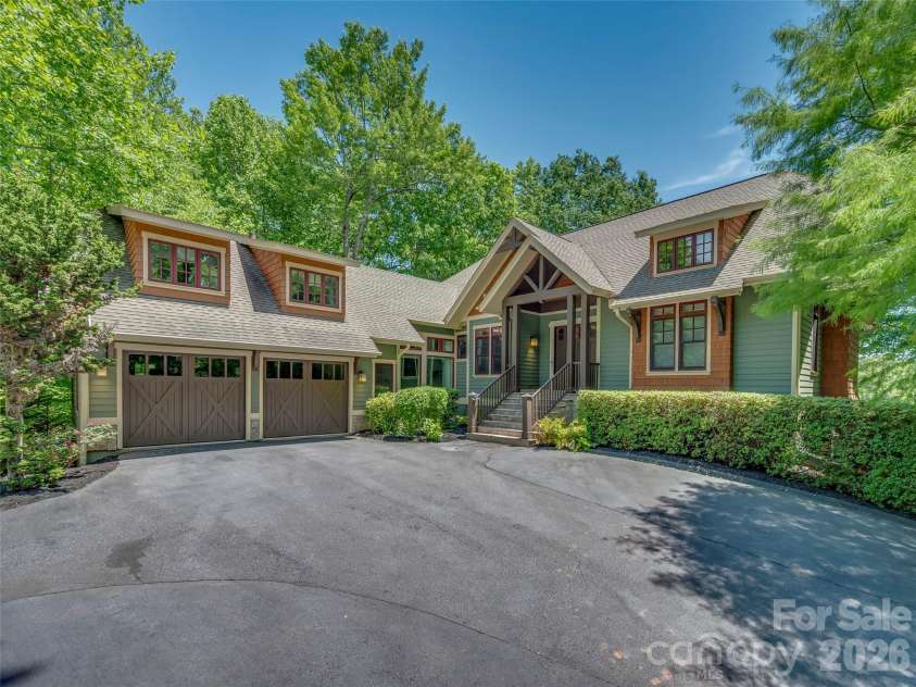 161 Chattooga Run, Hendersonville, NC 28739.  MLS# CAR4385295, YatesRealty ID 26812. 