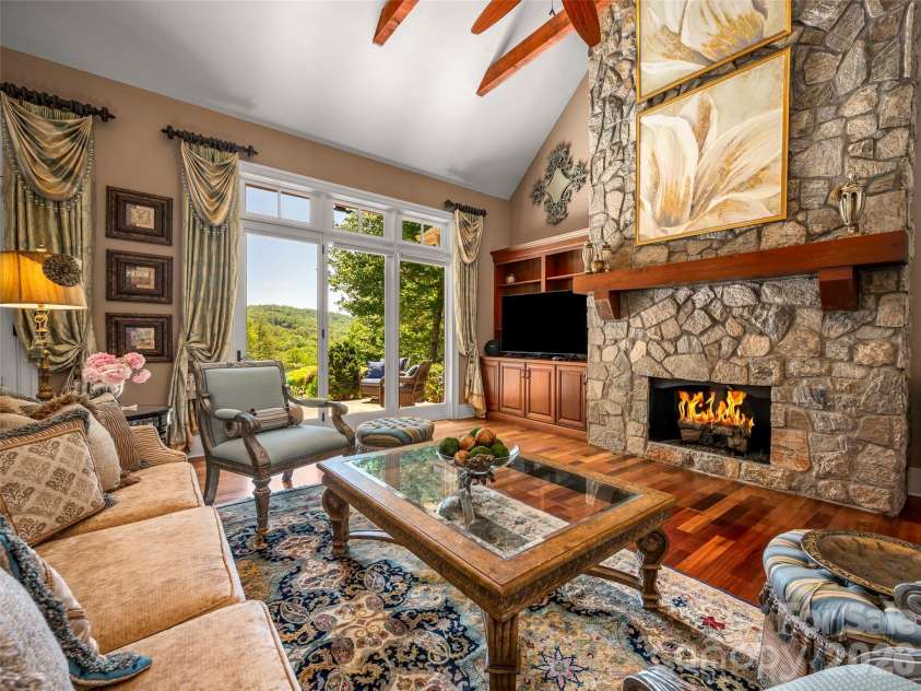 161 Chattooga Run, Hendersonville, NC 28739.  MLS# CAR4385295, YatesRealty ID 26812. 