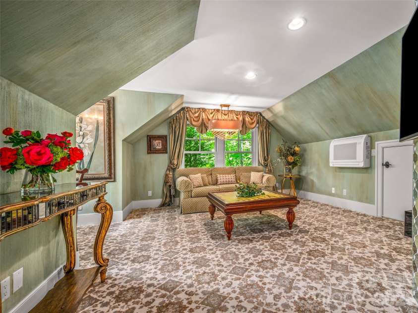 161 Chattooga Run, Hendersonville, NC 28739.  MLS# CAR4385295, YatesRealty ID 26812. 