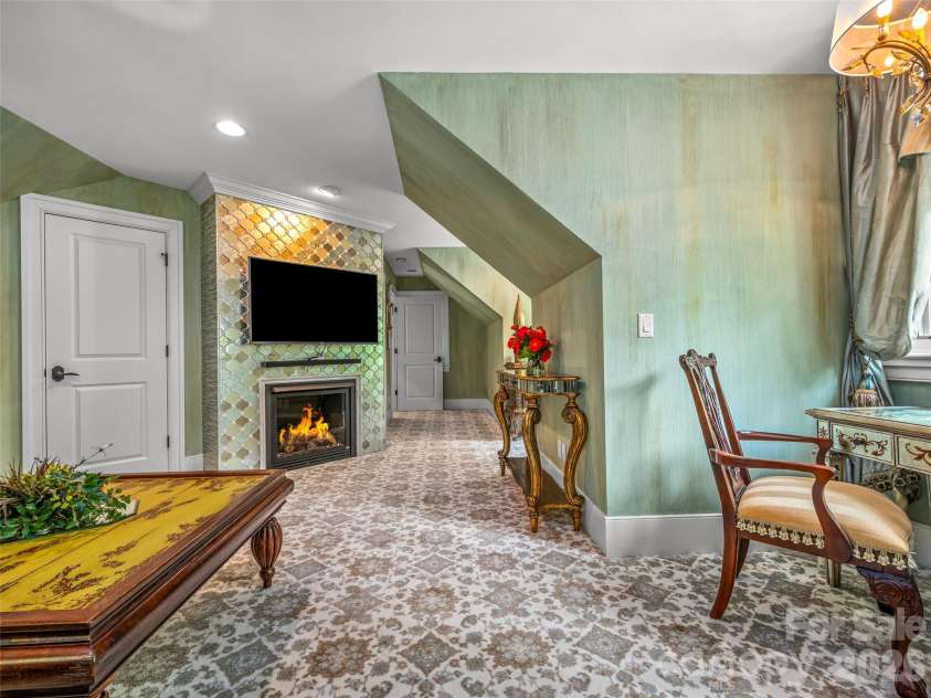 161 Chattooga Run, Hendersonville, NC 28739.  MLS# CAR4385295, YatesRealty ID 26812. 
