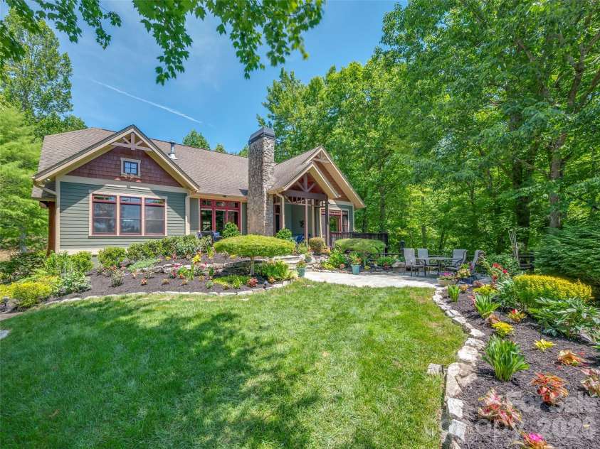 161 Chattooga Run, Hendersonville, NC 28739.  MLS# CAR4385295, YatesRealty ID 26812. 