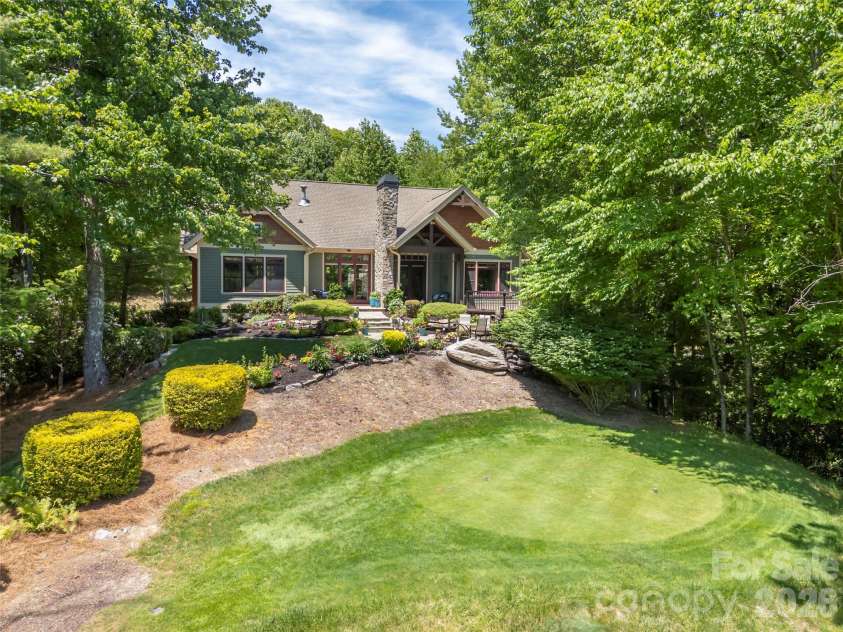 161 Chattooga Run, Hendersonville, NC 28739.  MLS# CAR4385295, YatesRealty ID 26812. 