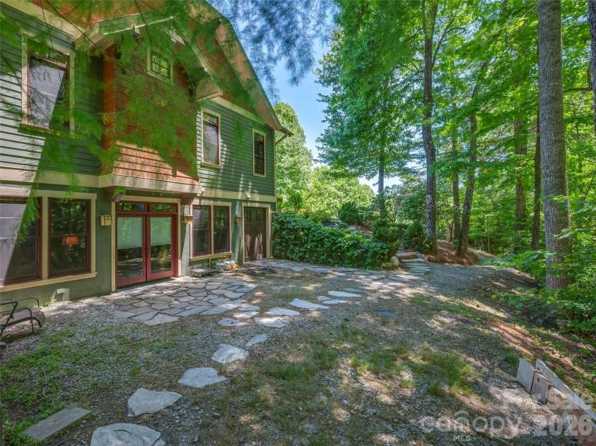 161 Chattooga Run, Hendersonville, NC 28739.  MLS# CAR4385295, YatesRealty ID 26812. 