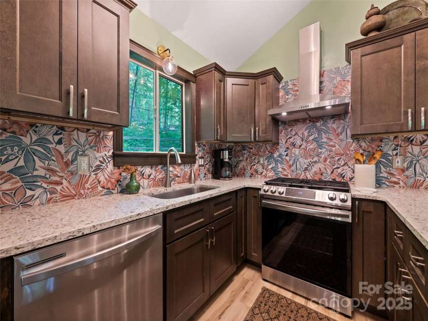 76 Shirley Drive, Maggie Valley, NC 28751.  MLS# CAR4256941, YatesRealty ID 26812. 