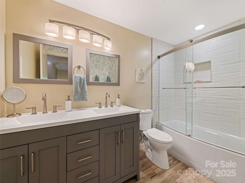 76 Shirley Drive, Maggie Valley, NC 28751.  MLS# CAR4256941, YatesRealty ID 26812. 