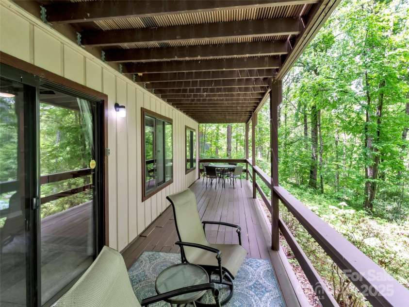 76 Shirley Drive, Maggie Valley, NC 28751.  MLS# CAR4256941, YatesRealty ID 26812. 