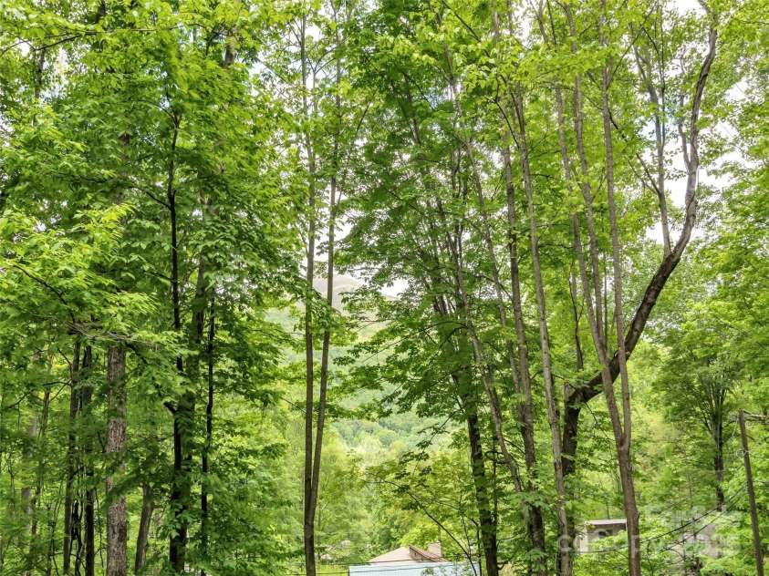 76 Shirley Drive, Maggie Valley, NC 28751.  MLS# CAR4256941, YatesRealty ID 26812. 