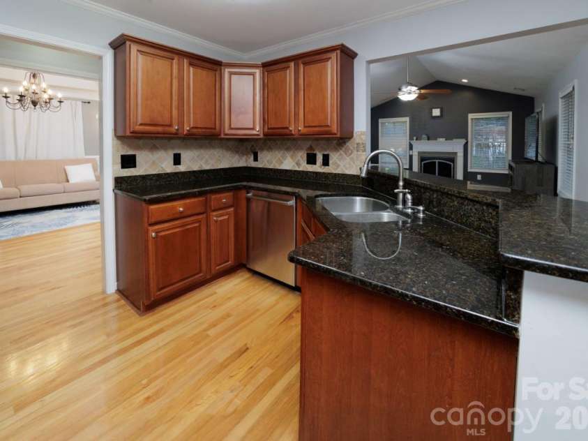 1084 Castlebrook Drive, Salisbury, NC 28146.  MLS# CAR4382321, YatesRealty ID 26813. 