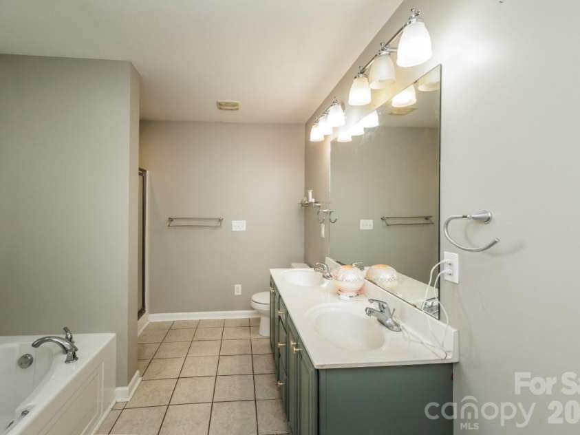 1084 Castlebrook Drive, Salisbury, NC 28146.  MLS# CAR4382321, YatesRealty ID 26813. 