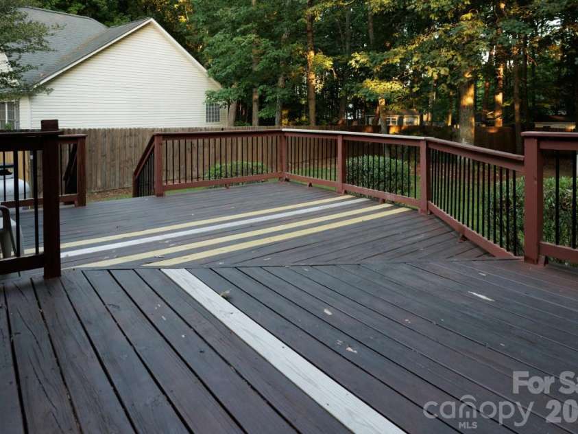 1084 Castlebrook Drive, Salisbury, NC 28146.  MLS# CAR4382321, YatesRealty ID 26813. 