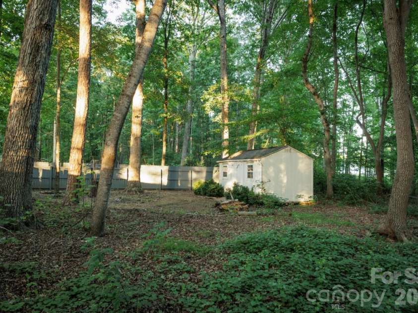 1084 Castlebrook Drive, Salisbury, NC 28146.  MLS# CAR4382321, YatesRealty ID 26813. 