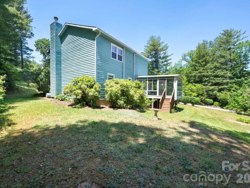 109 Lovers Loop Road, Asheville, NC 28803.  MLS# CAR4380982, YatesRealty ID 26814. 