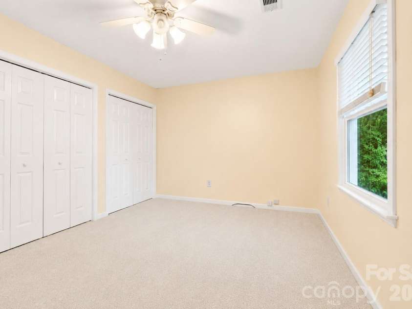 109 Lovers Loop Road, Asheville, NC 28803.  MLS# CAR4380982, YatesRealty ID 26814. Has two large closets