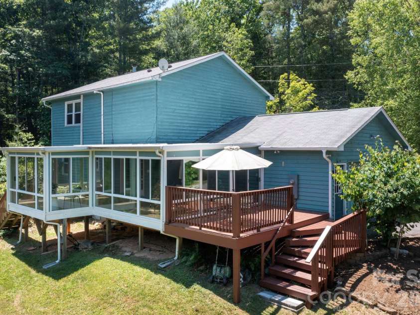 109 Lovers Loop Road, Asheville, NC 28803.  MLS# CAR4380982, YatesRealty ID 26814. Welcome to 109 Lovers Loop Road!