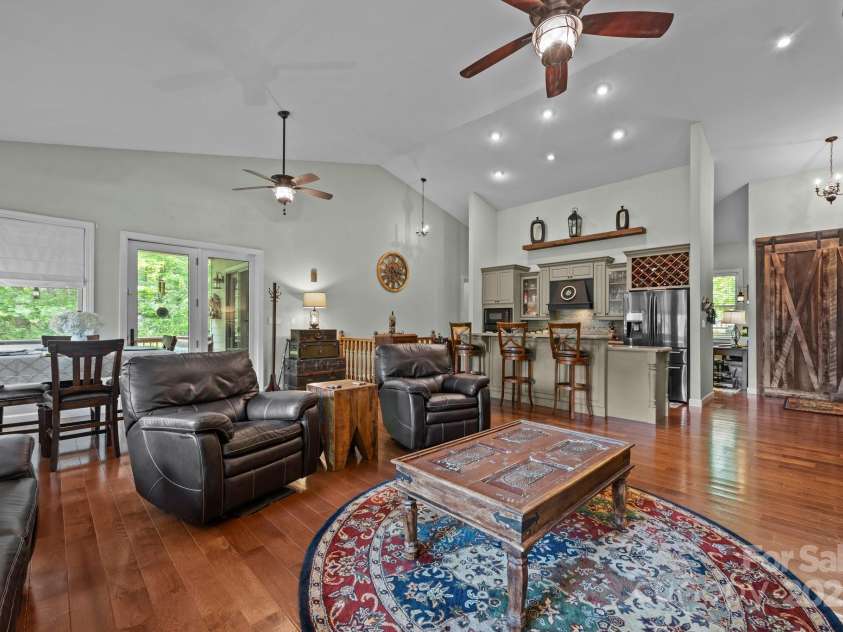 305 Pound Mill Branch Road, Green Mountain, NC 28740.  MLS# CAR4268058, YatesRealty ID 26814. 