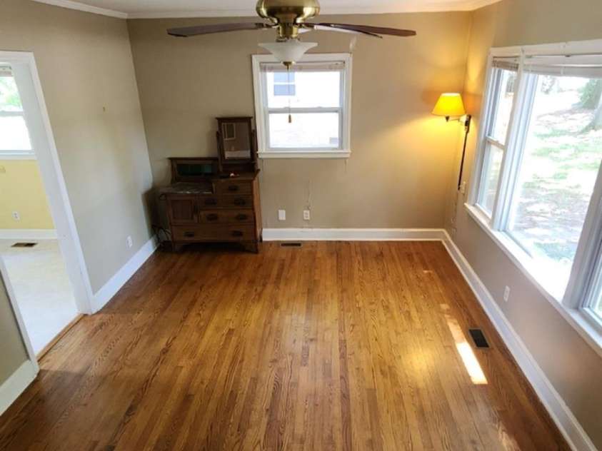601 John Street, Matthews, NC 28105.  MLS# CAR4282883, YatesRealty ID 26815. Family Room