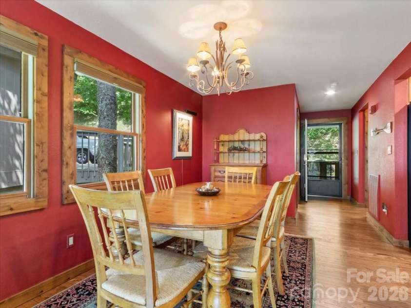 121 Ivy Ridge Road, Burnsville, NC 28714.  MLS# CAR4385530, YatesRealty ID 26817. 