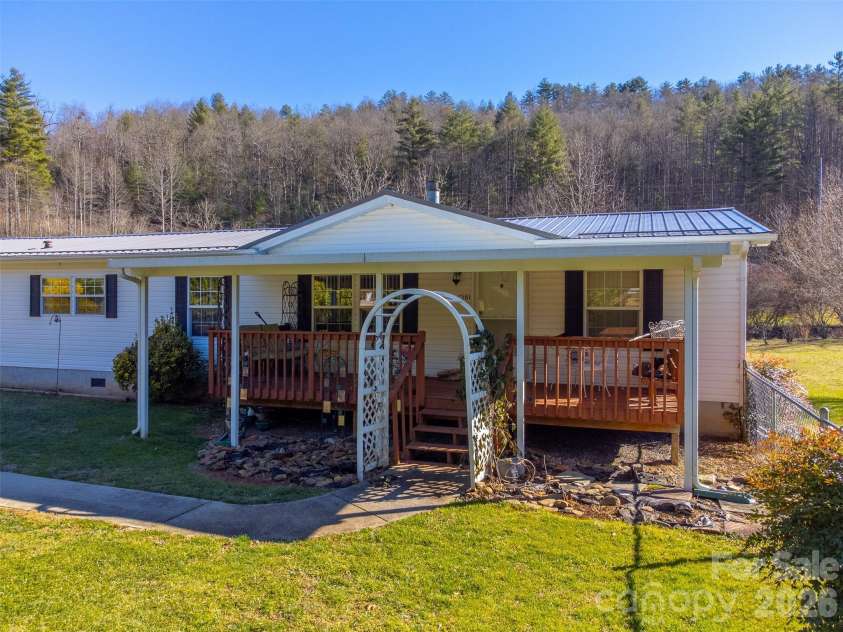 7581 Hwy 441 Highway, Sylva, NC 28779.  MLS# CAR4336341, YatesRealty ID 2682. 