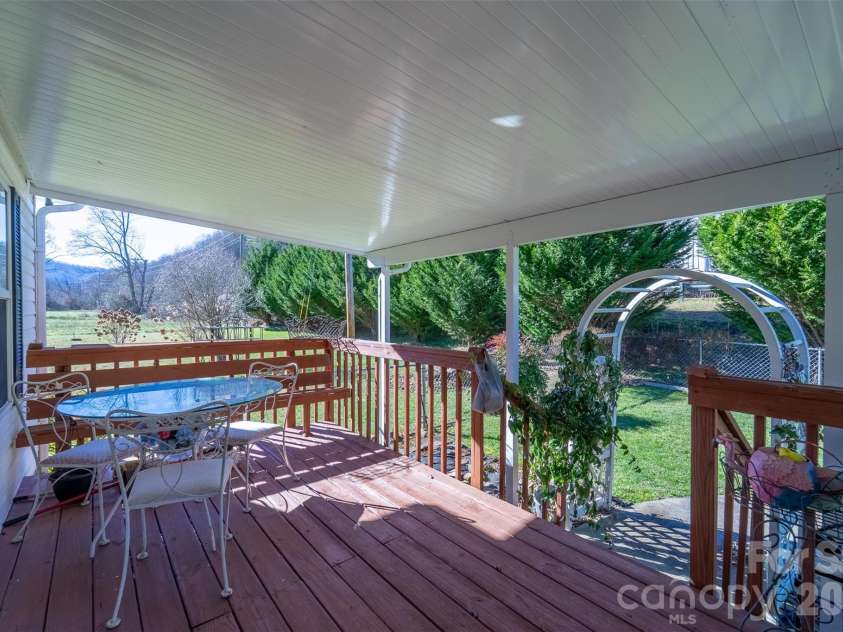 7581 Hwy 441 Highway, Sylva, NC 28779.  MLS# CAR4336341, YatesRealty ID 2682. 