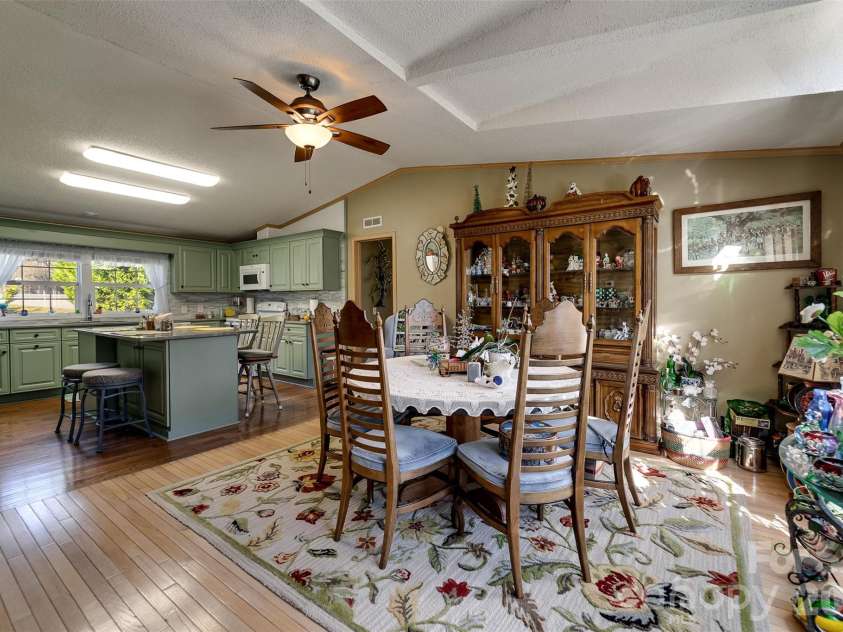 7581 Hwy 441 Highway, Sylva, NC 28779.  MLS# CAR4336341, YatesRealty ID 2682. 