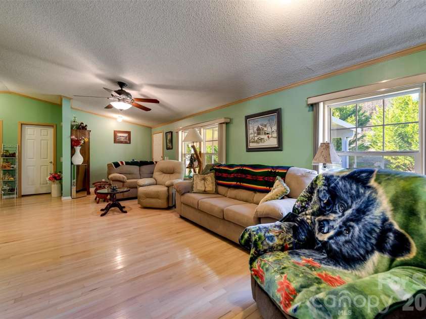 7581 Hwy 441 Highway, Sylva, NC 28779.  MLS# CAR4336341, YatesRealty ID 2682. 