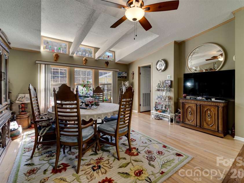 7581 Hwy 441 Highway, Sylva, NC 28779.  MLS# CAR4336341, YatesRealty ID 2682. 