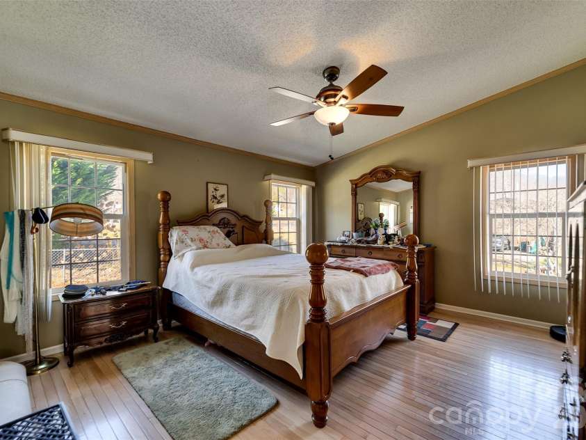 7581 Hwy 441 Highway, Sylva, NC 28779.  MLS# CAR4336341, YatesRealty ID 2682. 