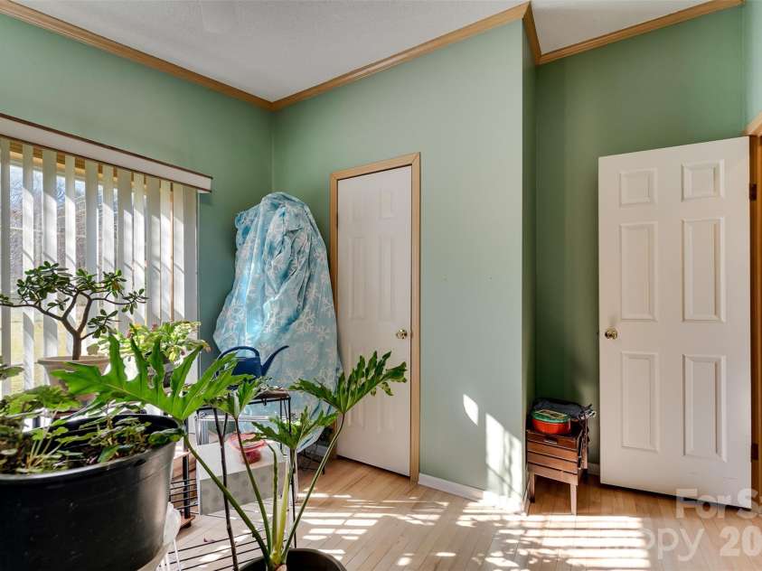 7581 Hwy 441 Highway, Sylva, NC 28779.  MLS# CAR4336341, YatesRealty ID 2682. 