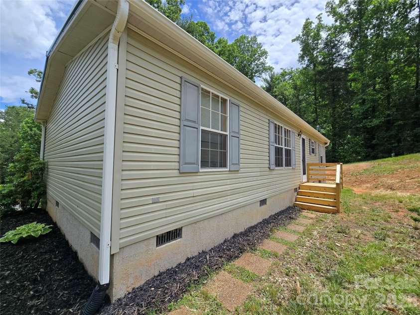 2094 Wilson Road, Asheville, NC 28806.  MLS# CAR4385974, YatesRealty ID 26822. Front view