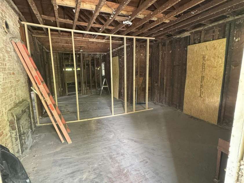 21 Allen Street, Asheville, NC 28806.  MLS# CAR4273294, YatesRealty ID 26822. 