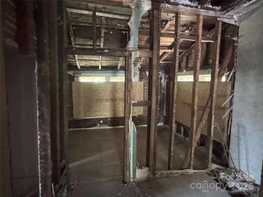 21 Allen Street, Asheville, NC 28806.  MLS# CAR4273294, YatesRealty ID 26822. 