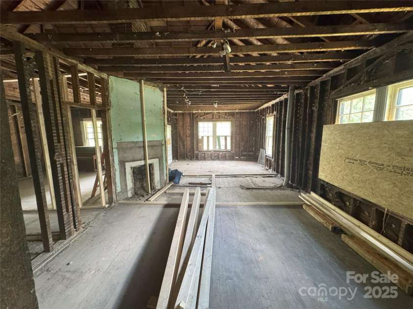 21 Allen Street, Asheville, NC 28806.  MLS# CAR4273294, YatesRealty ID 26822. 