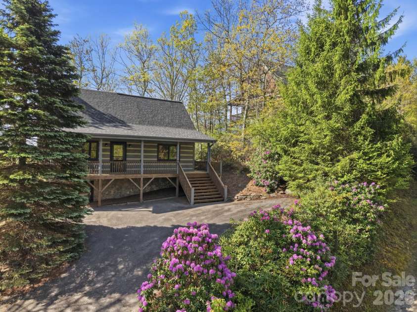 165 Little Boulder Lane, Seven Devils, NC 28604.  MLS# CAR4380097, YatesRealty ID 26823. 