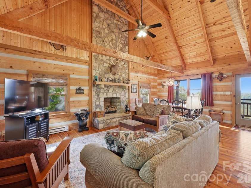 165 Little Boulder Lane, Seven Devils, NC 28604.  MLS# CAR4380097, YatesRealty ID 26823. 