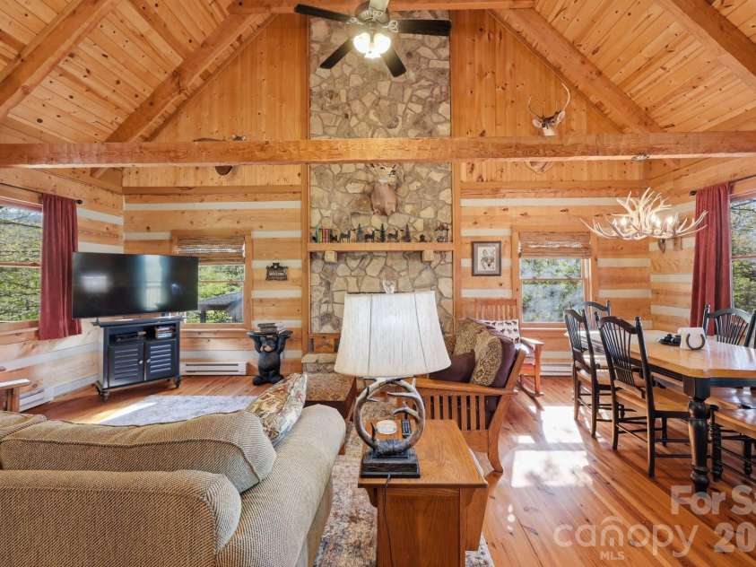 165 Little Boulder Lane, Seven Devils, NC 28604.  MLS# CAR4380097, YatesRealty ID 26823. 