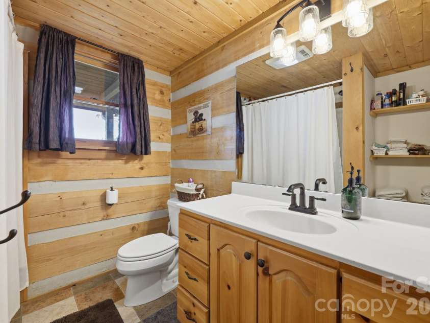 165 Little Boulder Lane, Seven Devils, NC 28604.  MLS# CAR4380097, YatesRealty ID 26823. 