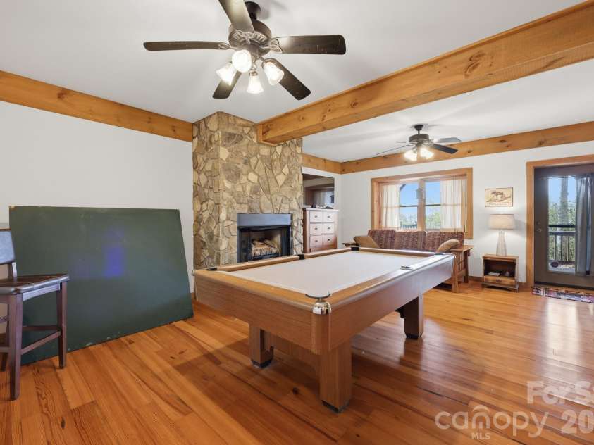 165 Little Boulder Lane, Seven Devils, NC 28604.  MLS# CAR4380097, YatesRealty ID 26823. 