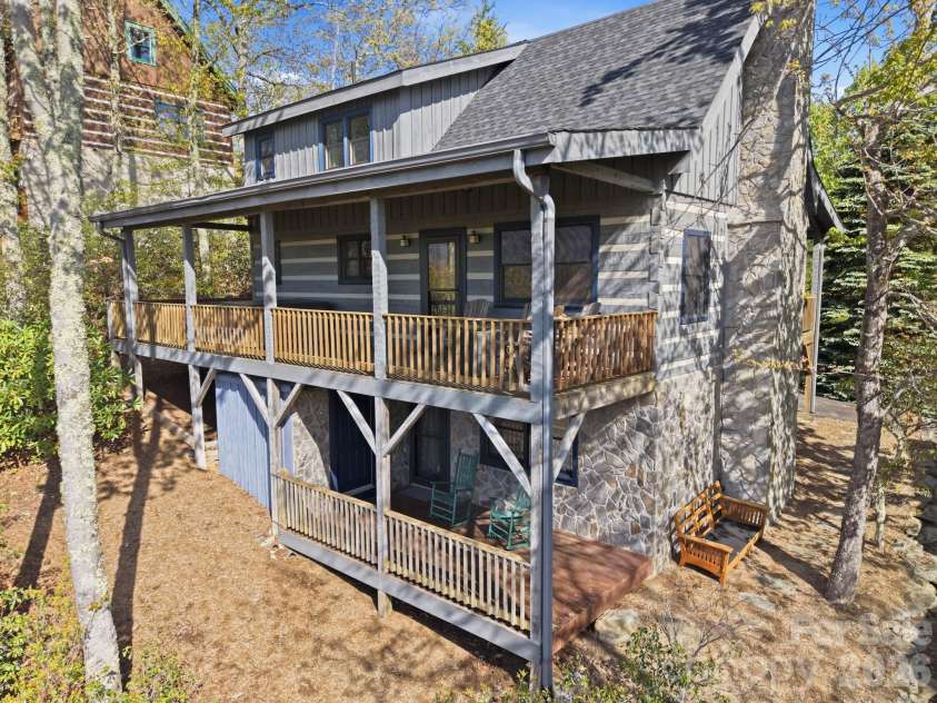 165 Little Boulder Lane, Seven Devils, NC 28604.  MLS# CAR4380097, YatesRealty ID 26823. 